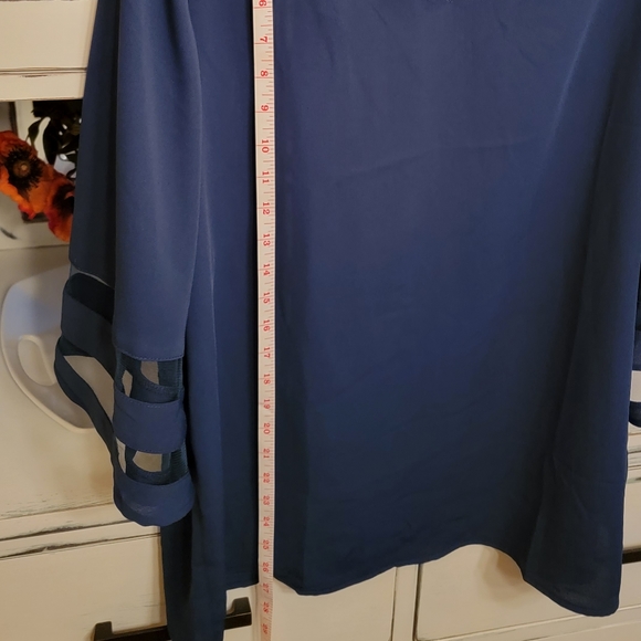 Zenana Large Navy Blue Bell Sleeve Blouse NWOT - Picture 3 of 3